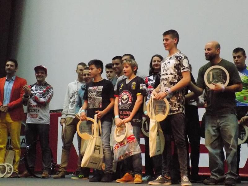 Бургаска гордост! Трима представители на байк училището сред най-добрите състезатели за 2016 (Снимки и видео) - E-Burgas.com